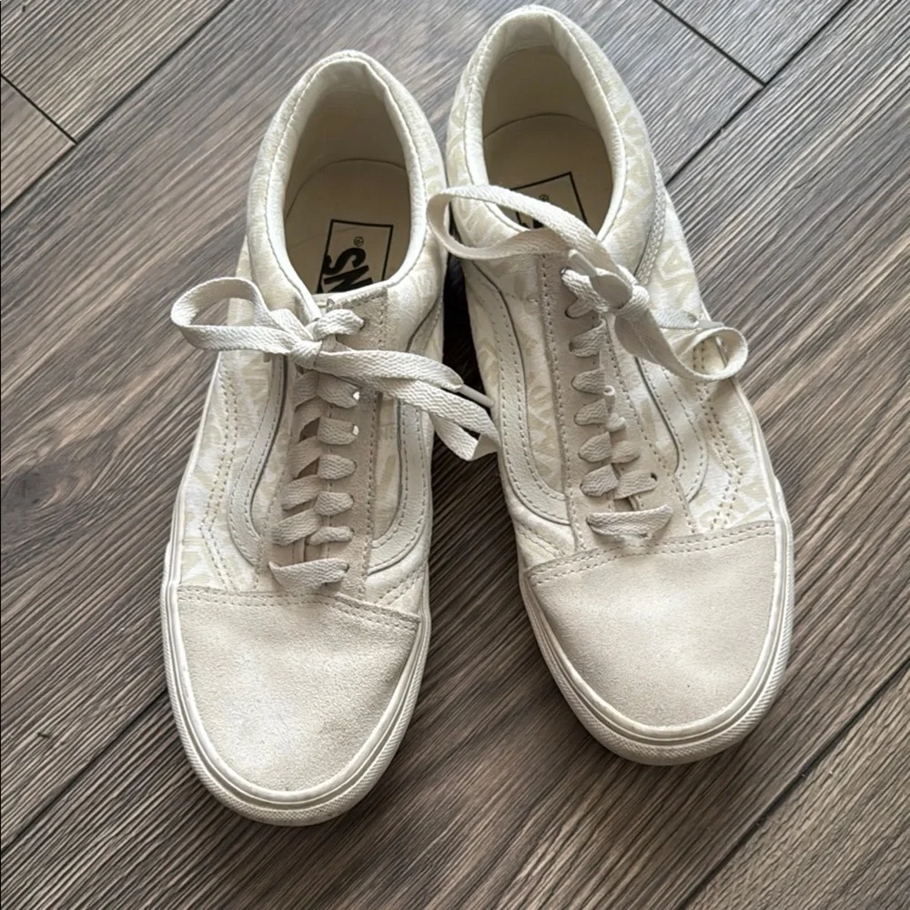 Vans Old Skool PLATFORM Tonal logo sneakers size 8